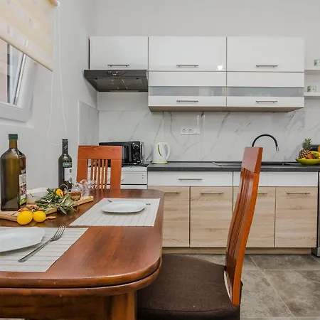 Lovely M&k In Peaceful Area - * Zara