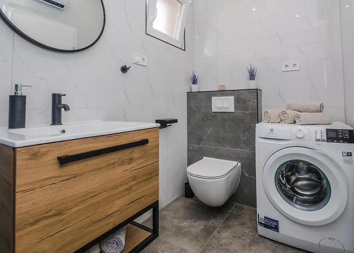 Lovely M&k In Peaceful Area - Apartment Zadar