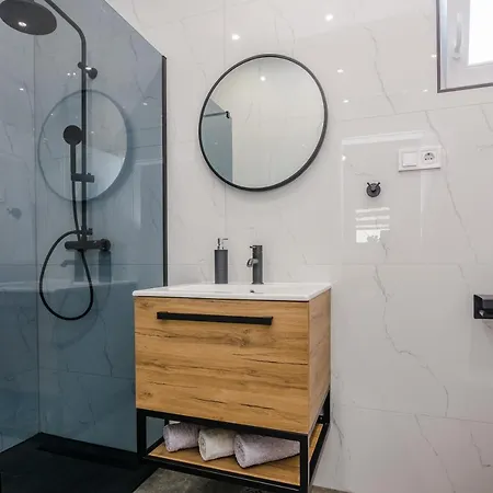 Lovely M&k In Peaceful Area - Apartment Zadar