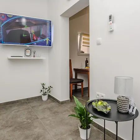 Lovely M&k In Peaceful Area - Apartment *
