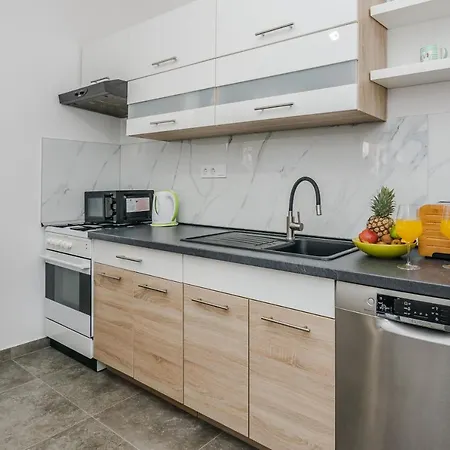 Apartment Lovely M&k In Peaceful Area -
