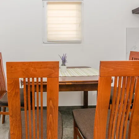 Lovely M&k In Peaceful Area - זאדאר