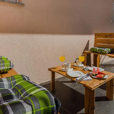 Lovely M&k In Peaceful Area - Apartment Zadar