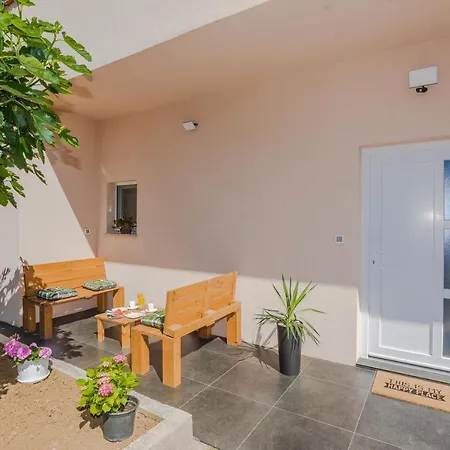 Lovely M&k In Peaceful Area - * Zadar