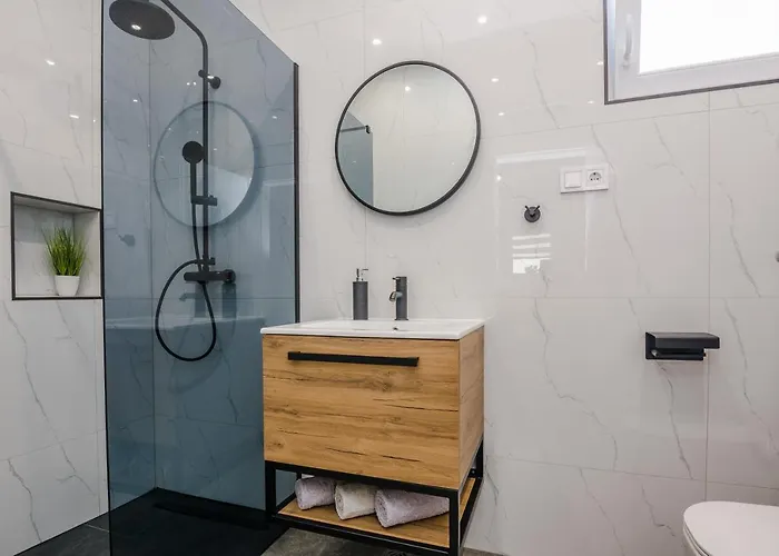 Lovely M&k In Peaceful Area - Apartamento Zadar