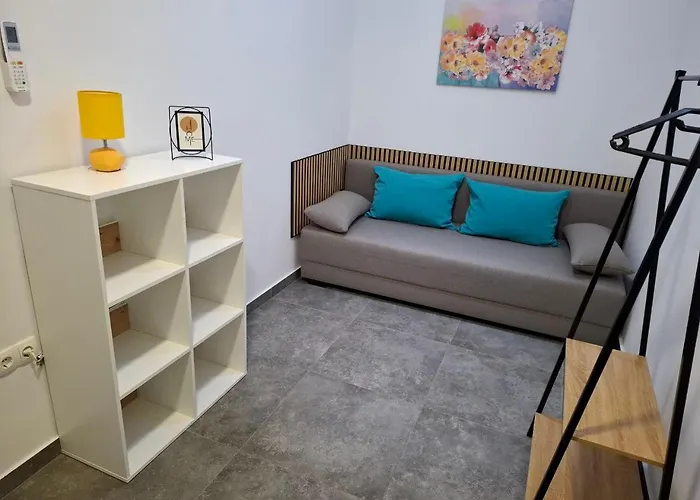 Lovely M&k In Peaceful Area - זאדאר